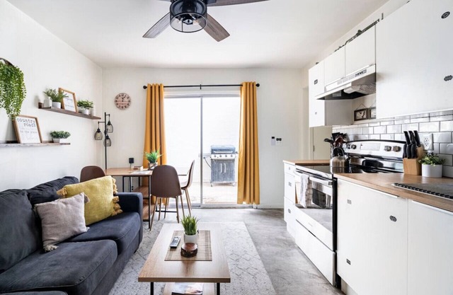 Bright 2BR Oasis – Desert Charm & BBQ Nights!