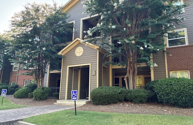 Bright and Charming Condo for Your Perfect Getaway