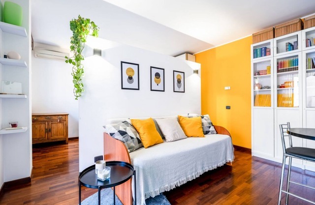 Bright and Quiet home with Terrace - M3 Lodi 10min