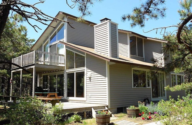 Bright and Spacious Near Beaches on Lt. Island (1694)