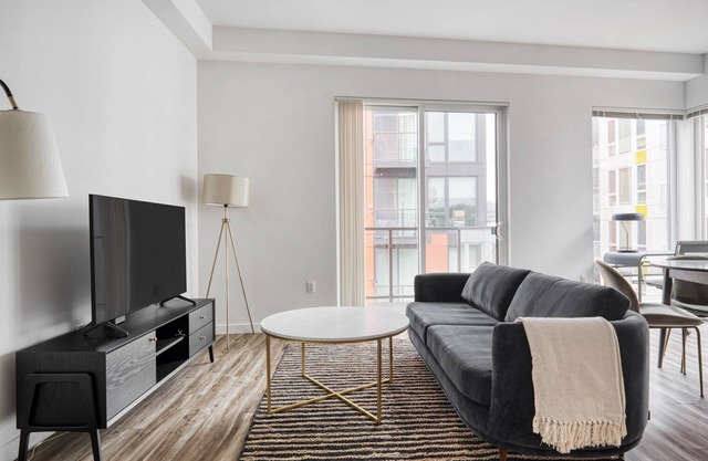 Bright Bellevue 2BR w/BBQ, Gym, W/D, near Spring District, by Blueground
