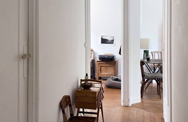 Bright, comfortable, quiet 48m² apartment near Paris - sleeps 4