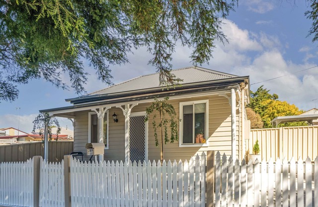 Bright, Cosy and Central Cottage- Free Wi-fi, Netflix and Disney Plus