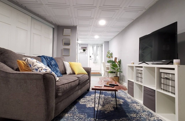 Bright & Cozy Private John's Hopkins Studio Apartment