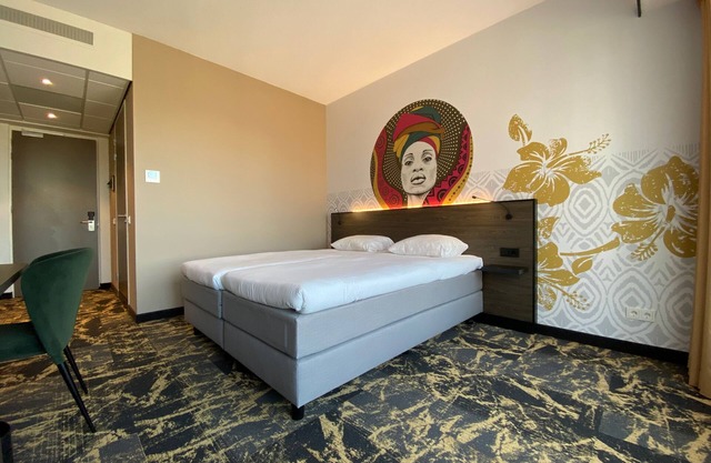 Bright Family Room Near Rensenpark & Emmen City Center Attractions, Dining Spots