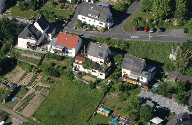 Bright, friendly apartment in romantic Wiedtal overlooking the countryside