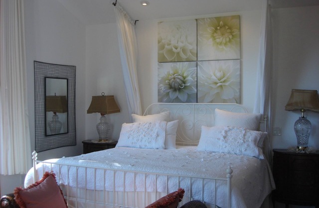 Bright, large apartment overlooking the golf course.