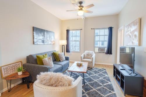 Bright & Modern 3BR and 1BA in Logan Square