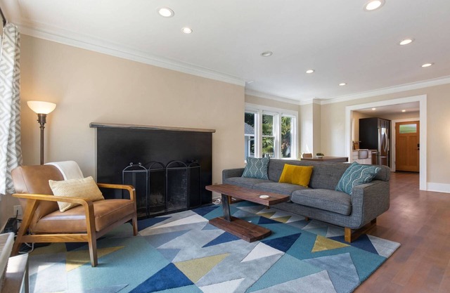 Bright & Modern Cottage in Ballard |Fenced Yard, Deck, Walk to Local Restaurants-10 Min to Downtown