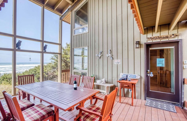 Bright Oceanfront Guest Home with Private Beach Access