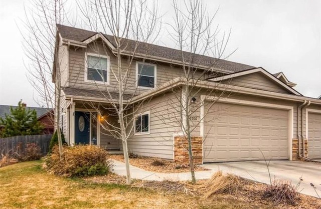 Bright Open Layout With Great Access to Outdoor Spaces THE Gateway to Colorado!