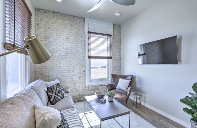 Bright San Marcos Apartment w/Ideal Location
