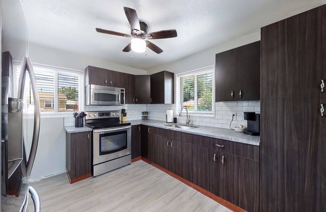 Bright & Spacious Upper Unit with Two Bedrooms in Denver