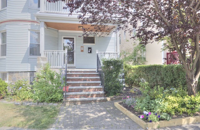 Bright & Specious 2 BR apartment mins from Downtown Boston, parking