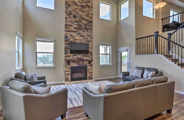 Brighton Family Home ~ 20 Mi to Dtwn Denver!