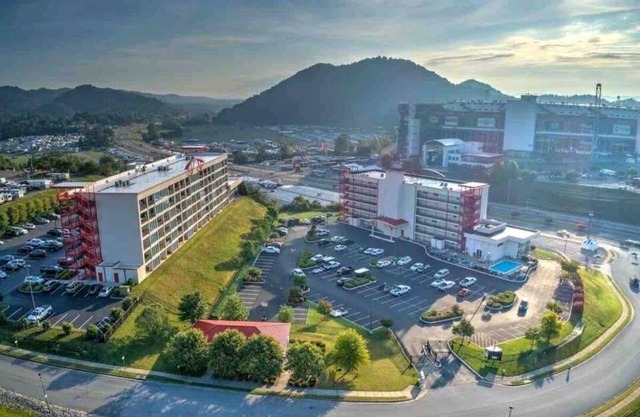 Bristol Speedway Condo- Centrally located Hard Rock Casino, Downtown, Speedway
