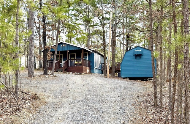 Broken Bow Cabin w/Hot Tub + Game Room!