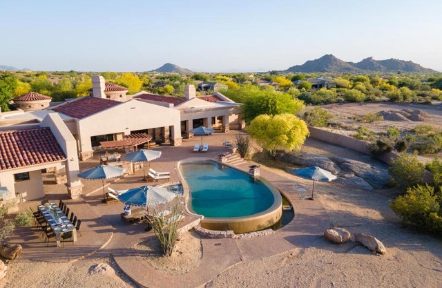 Bronco by AvantStay Incredible Views w Pool Hot Tub Outdoor Kitchen Game Room Movie Room