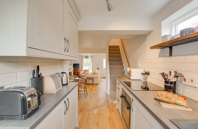Brook Cottage - Two Bedroom House, Sleeps 4