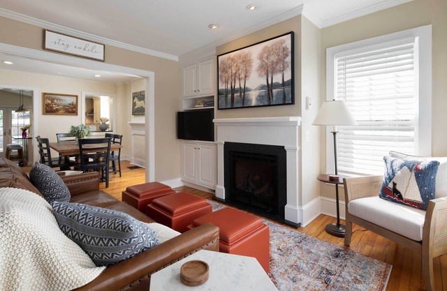 'Brooke House' In The Heart of Downtown w/Patio!