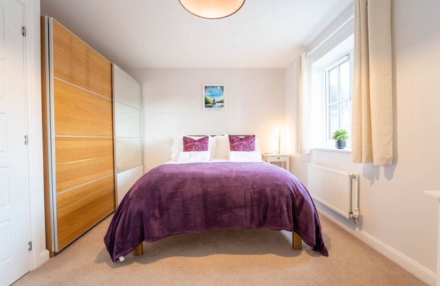 Brookfield | 4BR House | Private Garden & Parking
