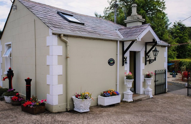 Brookhall HoneySuckle Cottage