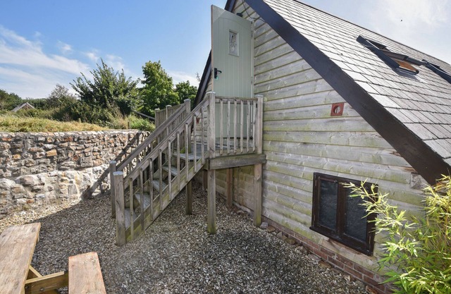 BROOKHAVEN, pet friendly, with a garden in Musbury