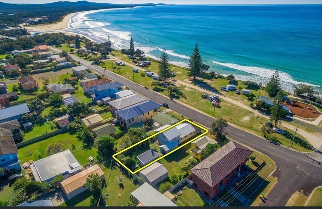 Brooms Head Beach House