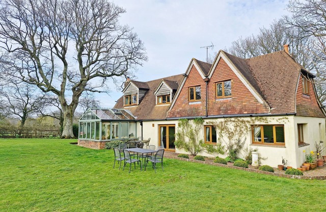 Broomy Cottage - sleeps 10 guests in 5 bedrooms