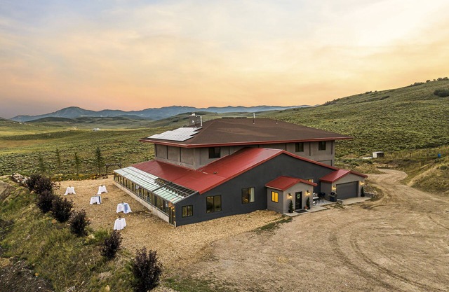 Browns Canyon Lodge - with an Indoor Hot Tub and Game Room-