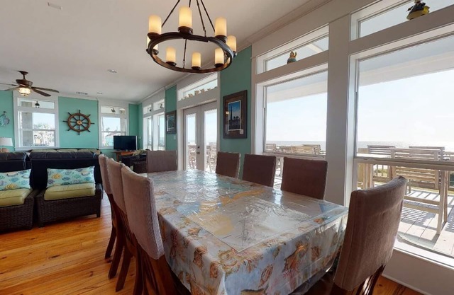 Buccaneer House: 4 BR, 4 BA House in Crystal Beach, Sleeps 12