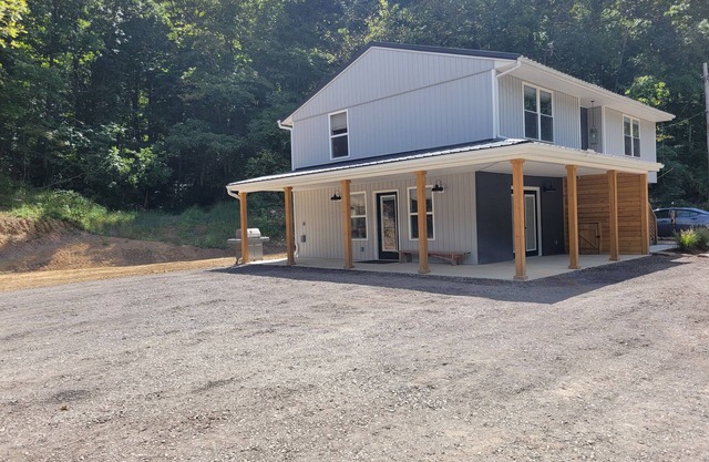 "Buckeye Porchside Retreat"n