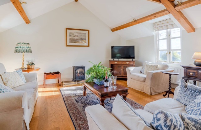 Buckstone House Coach House, Forest of Dean - sleeps 4 guests in 2 bedrooms