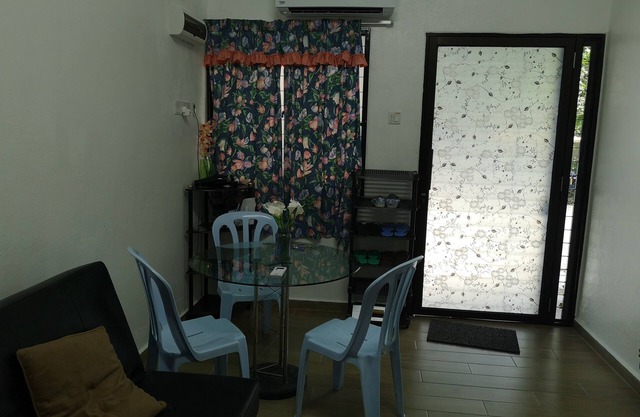 Budget Tiny Home at Tanjung Tokong easy accessibility to local cuisines