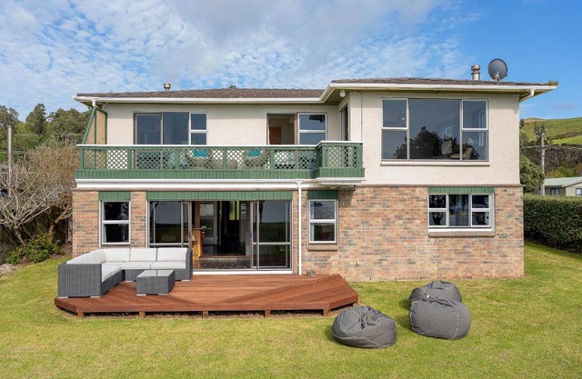 Buffalo Hill - Whitianga Holiday Home