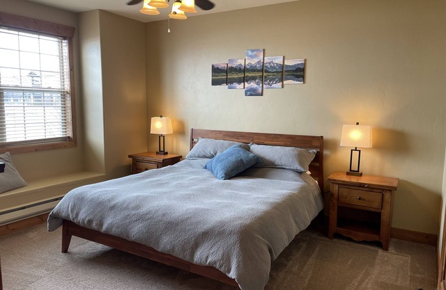 Buffalo Valley - Spacious Condo w/1 king bed and 2 queen beds