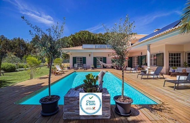 Buganvilias do Meco Guest House