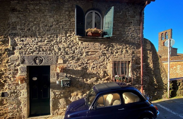 Built in 1251 yet totally remodeled in 2014- Located in Historic Cortona City