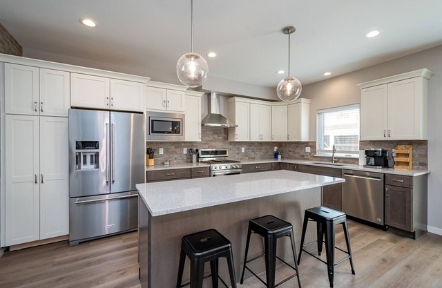 Built in 2021- close to UIHC and Shopping