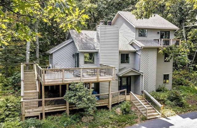 Bull City Bungalow with Wintergreen Advantage