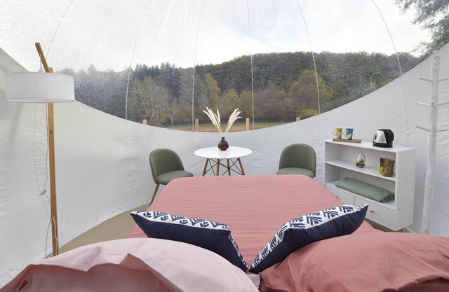 Bulle Ecureuil... eyes in the stars in the heart of the Morvan