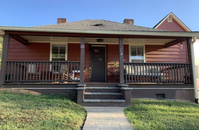 Bungalow in Downtown Asheville with Great Views of Downtown and Killer Sunsets