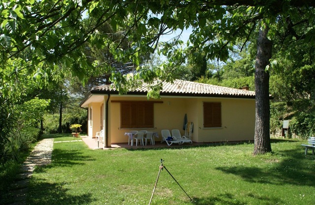 Bungalow in Garda near Lake & Pool