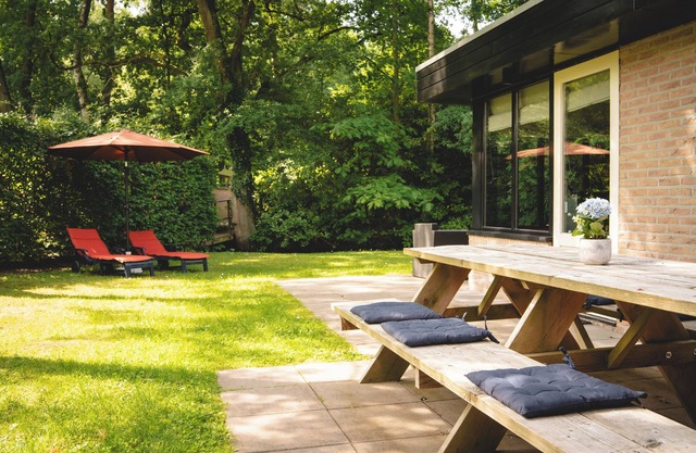 Bungalow, sleeps 6 in Lanaken