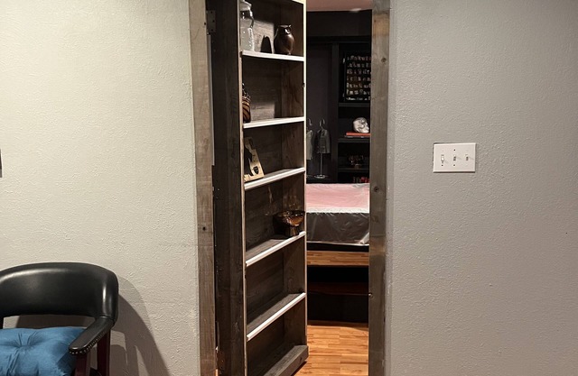 Bungalow with hidden room behind bookcase door and no cleaning fees