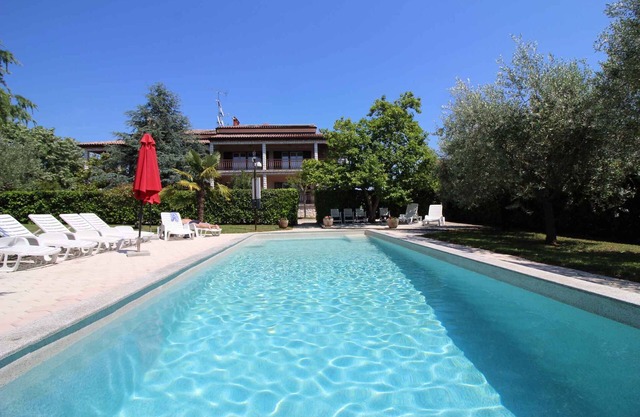 Bungalow with pool and air conditioning