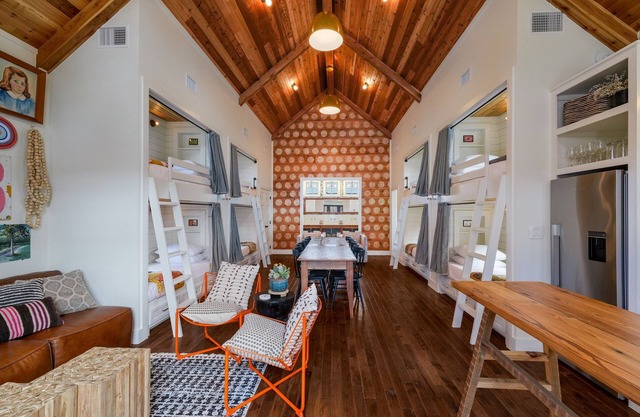 Bunkhouse on High - retreat into your private sanctuary located on High Street