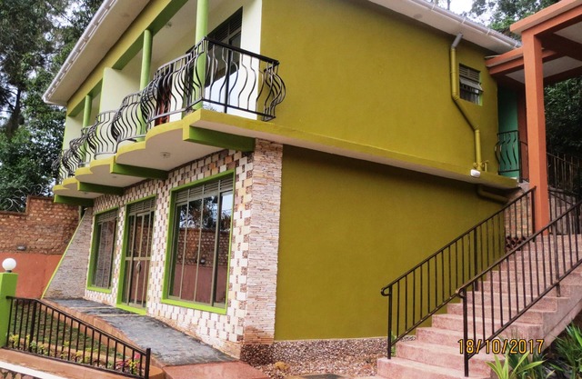 Bunyonyi is a traveler's paradise located at Lake Bunyonyi