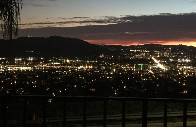 Burbank Hills amazing view and balcony!