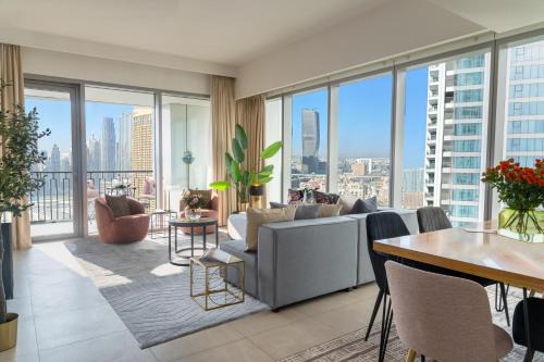 Burj Khalifa LifeStyle Boost! Fabulous 4bed open view Corner Suite Plus Dubai Mall Access